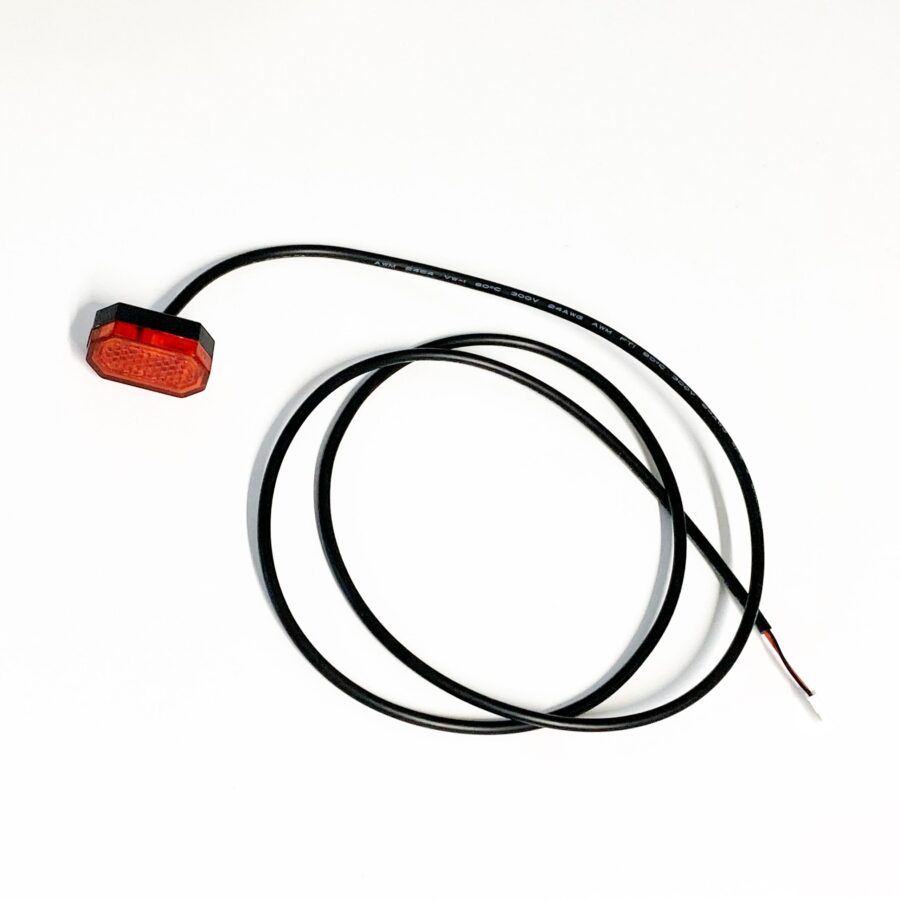Luz trasera para guardabarros de 4 agujeros (3,7V)